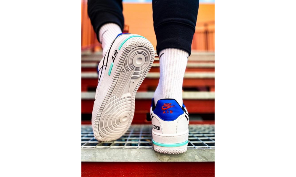 nike air force react junior